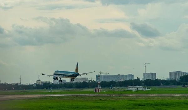 Cidade Chi Minh Vietnã Agosto 2020 Vietnam Airlines Sobrevoa Áreas — Fotografia de Stock