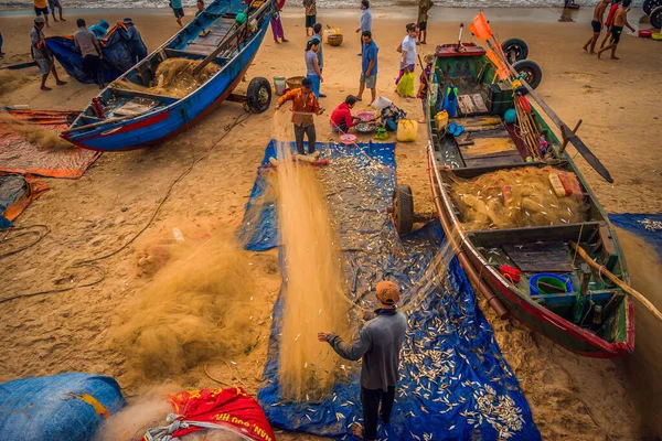 Vung Tau Vietnam Aug 2020 View Local Fishermen Pushing Traditional — Stock Photo, Image
