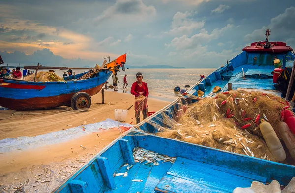 Vung Tau Vietnam Ago 2020 Vista Los Pescadores Locales Empujando — Foto de Stock