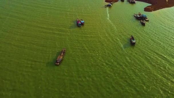 Pemandangan Udara Desa Nelayan Ben Nom Sebuah Citra Hijau Brilian — Stok Video