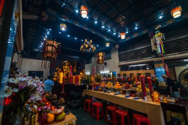 Ho Chi Minh, Vietnam - 31 Ağustos 2020: Thousand Buddha Temple veya Chua Van Phat pagoda in District 5, Ho Chi Minh City, Vietnam 31 Ağustos 2020