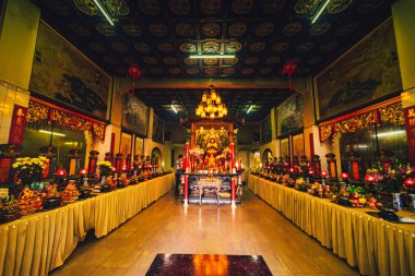 Ho Chi Minh, Vietnam - 31 Ağustos 2020: Thousand Buddha Temple veya Chua Van Phat pagoda in District 5, Ho Chi Minh City, Vietnam 31 Ağustos 2020