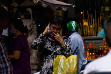 Ho Chi Minh, Vietnam - 31 Ağustos 2020: 31 Ağustos 2020 'de insanlar 5. Mıntıka, Ho Chi Minh City, Vietnam' daki 1000 Buda Tapınağı veya Chua Van Phat pagoda 'yı ziyaret ediyor.