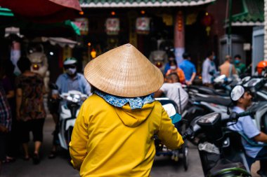 Ho Chi Minh, Vietnam - 31 Ağustos 2020: 31 Ağustos 2020 'de insanlar 5. Mıntıka, Ho Chi Minh City, Vietnam' daki 1000 Buda Tapınağı veya Chua Van Phat pagoda 'yı ziyaret ediyor.