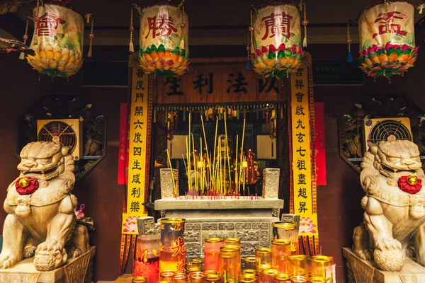 Ho Chi Minh, Vietnam - 31 Ağustos 2020: 31.000 Buddha Tapınağı ya da Chua Van Phat pagoda in District 5, Ho Chi Minh City, Vietnam 31 Ağustos 2020