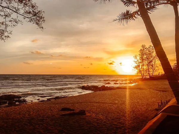 Απόλυτη Εμπειρία Ταξίδια Ξεκούραση Και Εκπληκτικό Ηλιοβασίλεμα Στο Νησί Που — Φωτογραφία Αρχείου