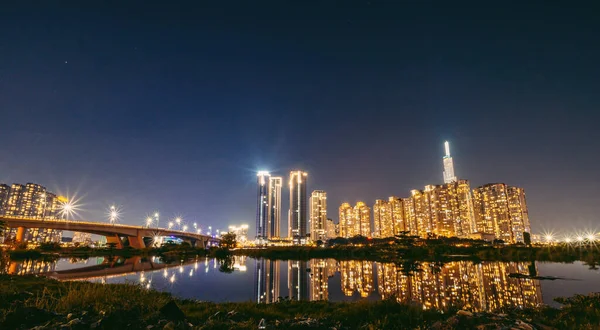 Panorama Nachtzicht Landmark Een Super Hoge Wolkenkrabber Het Centrum Chi — Stockfoto