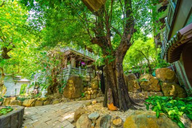 Khanh An Pagoda 'nın erken güneşindeki güzel manzara, Ho Chi Minh şehri, Vietnam - Saigon' daki küçük Japonya. Seyahat ve manzara konsepti.