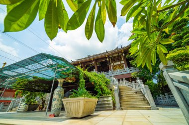 Khanh An Pagoda 'nın erken güneşindeki güzel manzara, Ho Chi Minh şehri, Vietnam - Saigon' daki küçük Japonya. Seyahat ve manzara konsepti.