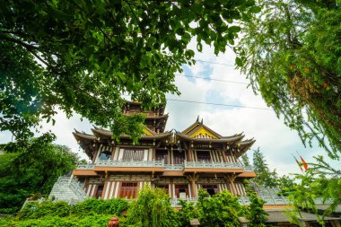 Khanh An Pagoda 'nın erken güneşindeki güzel manzara, Ho Chi Minh şehri, Vietnam - Saigon' daki küçük Japonya. Seyahat ve manzara konsepti.