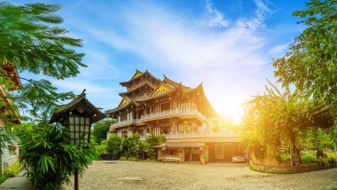 Khanh An Pagoda 'nın erken güneşindeki güzel manzara, Ho Chi Minh şehri, Vietnam - Saigon' daki küçük Japonya. Seyahat ve manzara konsepti.