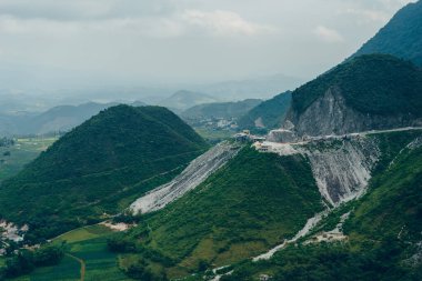 Mai Chau 'daki Da Trang Geçidi' nin panoramik görüntüsü, Hoa Binh, Vietnam. Seyahat ve manzara konsepti.