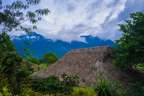 아시아 베트남 계곡에 마을에서 날이다 여행과 — 스톡 사진