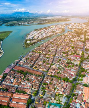 Hoi 'nin havadan görünüşü UNESCO' nun dünya mirası antik bir kasaba, Quang Nam vilayetinde. Vietnam. Hoi An, Vietnam 'daki en popüler yerlerden biridir. Seyahat ve manzara konsepti,