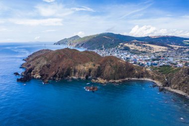 Eo Gio 'nun güzel manzarası, Quy Nhon, yukarıdan Vietnam. Seyahat ve manzara konsepti