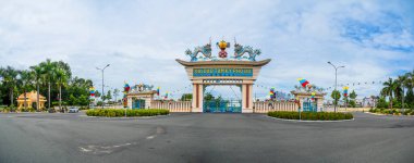 Tay Ninh vilayeti, Vietnam - 01 Ekim 2020: Tay Ninh vilayetinde bir Cao Dai Tapınağı 'nın dışında mimarlık ve dekorasyon, ho chi minh şehri, Vietnam