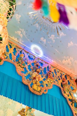 Tay Ninh vilayeti, Vietnam - 01 Ekim 2020: Tay Ninh vilayetinde bir Cao Dai Tapınağı içinde iç mimari ve dekorasyon, ho chi minh şehri, Vietnam