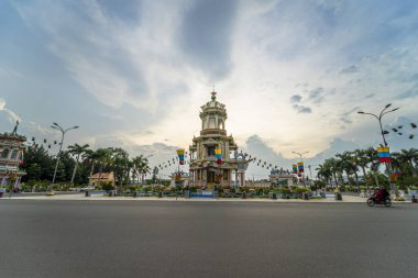Tay Ninh vilayeti, Vietnam - 01 Ekim 2020: Tay Ninh vilayetinde bir Cao Dai Tapınağı 'nın dışında mimarlık ve dekorasyon, ho chi minh şehri, Vietnam