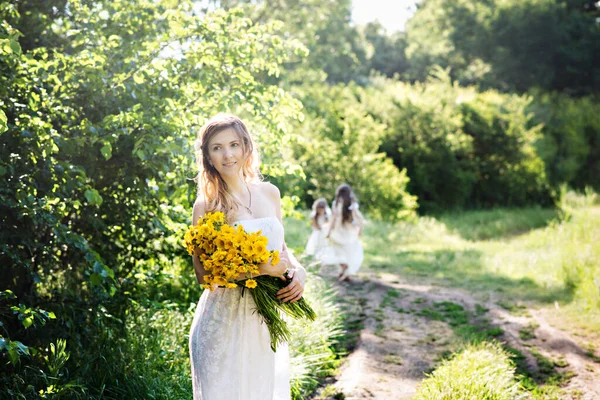 Happy Family Identical White Sundresses Family Look Beautiful Mother Stands — Stock Photo, Image