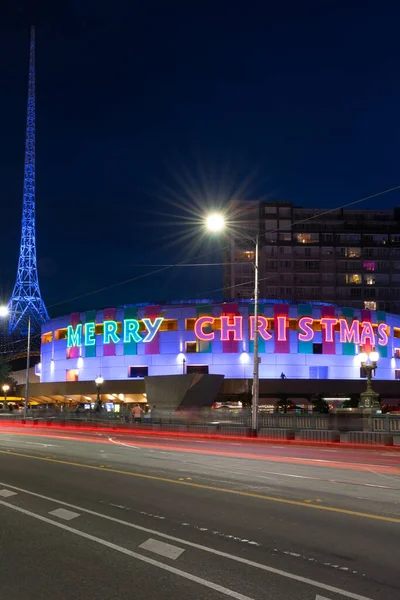 MELBOURNE, AUSTRALYA - 8 Aralık 2019: Melbourne Hamer Hall 'da Mutlu Noeller.