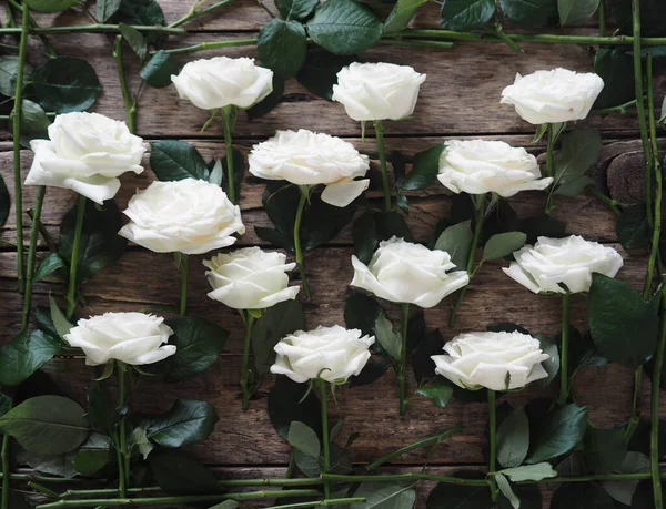 Arranjo Flor Vista Alto Rosas Brancas Com Folhas Verdes São — Fotografia de Stock