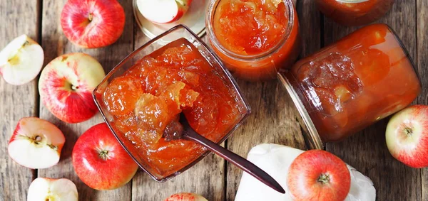 Fondo Madera Con Mermelada Manzana Manzanas Frascos Vidrio Mermelada Mermelada — Foto de Stock