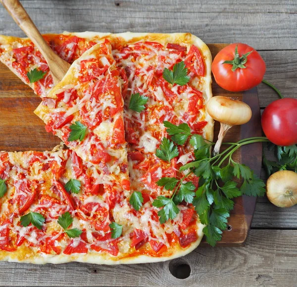 Vista Superiore Sfondo Gastronomico Con Pizza Tavolo Legno Pizza Semplice — Foto Stock