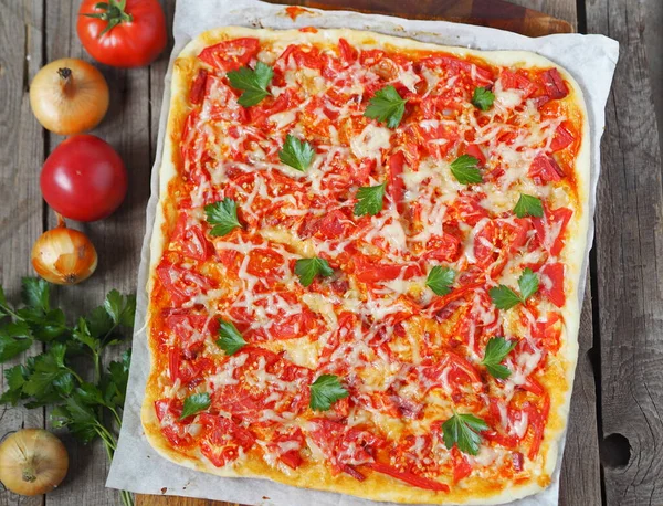 Cibo Sano Naturale Pizza Fatta Casa Appena Sfornata Tavolo Legno — Foto Stock