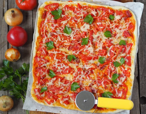 Cibo Sano Naturale Pizza Fatta Casa Appena Sfornata Tavolo Legno — Foto Stock