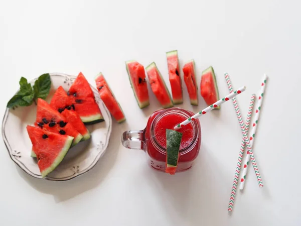 Mat Bakgrund Med Vattenmelon Skivor Och Mynta Blad Hälsosam Naturlig — Stockfoto