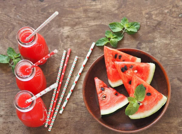 Vattenmelon Populär Ekologisk Jordbruksprodukt Juice Med Massa Eller Vattenmelon Smoothie — Stockfoto