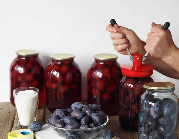 Concept Van Conservencompote Voor Toekomstig Gebruik Glazen Potten Een Houten — Stockfoto