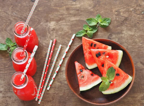 Vattenmelon Populär Ekologisk Jordbruksprodukt Juice Med Massa Eller Vattenmelon Smoothie — Stockfoto