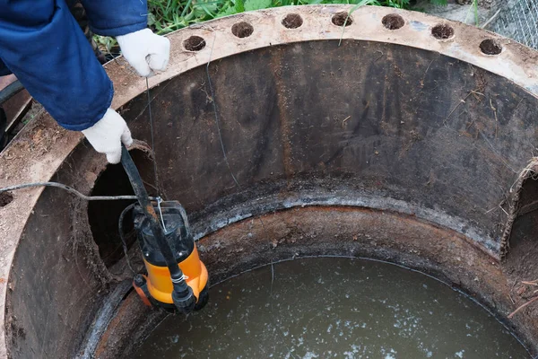 Immersion Pompe Drainage Dans Puisard Rempli Eau Contaminée Avec Des — Photo