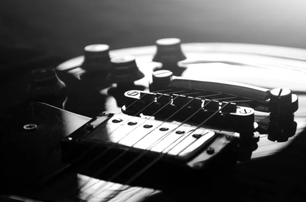 Guitare Électrique Macro Abstrait Noir Blanc Utilisé Pour Jouer Musique — Photo