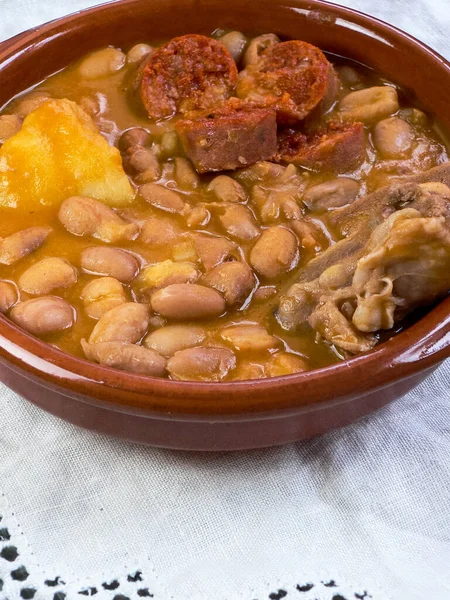 Asturische Fabada Typisch Spanisch Einem Tonteller Auf Holztisch Mit Weißer — Stockfoto