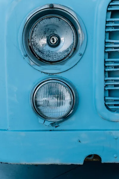 Detail Der Scheinwerfer Eines Oldtimer Busses Der Einem Skatepark Geparkt — Stockfoto