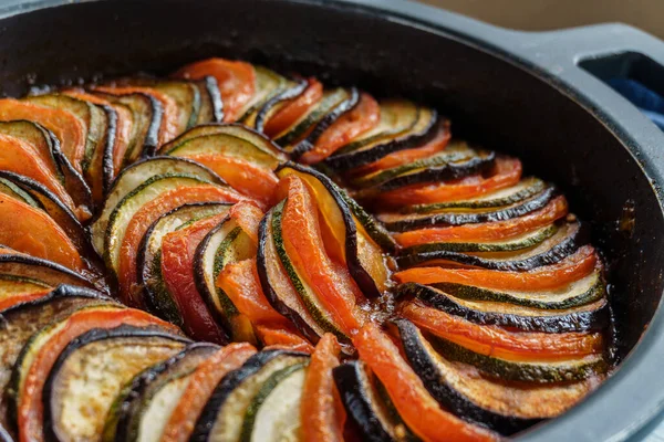 Ratatouille Ban Hagyományos Francia Nyári Zöldségleves Casserole Ratatouille Ból Tojásgyümölcs — Stock Fotó