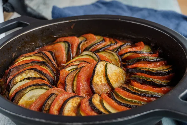 Ratatouille Guisado Legumes Tradicional Francês Verão Caçarola Ratatouille Berinjelas Abobrinha — Fotografia de Stock