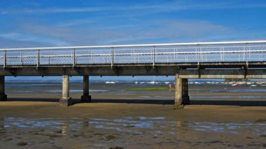 Andernos les Bains, Gironde, Arcachon Körfezi, Fransa. Andernos-les-Bains iskelesi 232 metre uzunluğundaki havzasının en uzun olanıdır. 1926 yılında inşa edilmiştir..