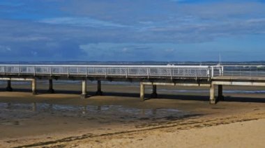 Andernos les Bains, Gironde, Arcachon Körfezi, Fransa. Andernos-les-Bains iskelesi 232 metre uzunluğundaki havzasının en uzun olanıdır. 1926 yılında inşa edilmiştir..