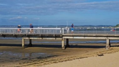 Andernos les Bains, Gironde, Arcachon Körfezi, Fransa. Andernos-les-Bains iskelesi 232 metre uzunluğundaki havzasının en uzun olanıdır. 1926 yılında inşa edilmiştir..