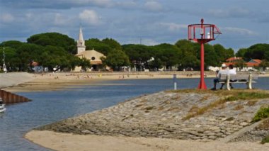 Andernos les Bains, Gironde, Arcachon Körfezi, Fransa. Andernos 'taki liman girişi.