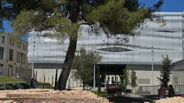 Nimes Gard Occitanie Franciaország Római Múzeum Kertje Elizabeth Portzamparc Építész — Stock videók