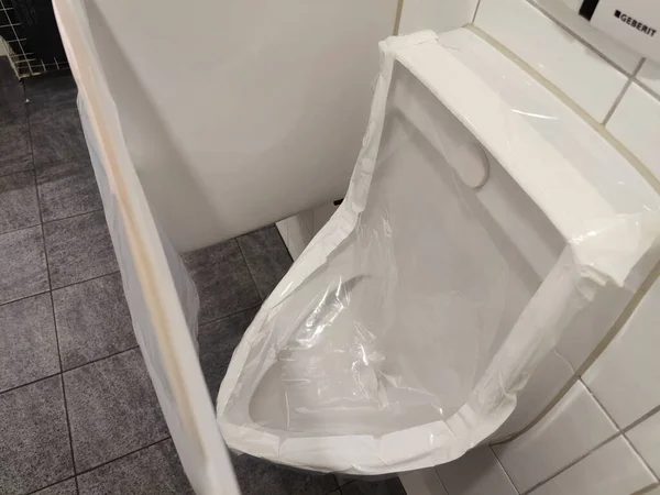 Dietikon Zürich Schweiz Maj 2020 Urinal Förseglad Med Plast Låst — Stockfoto