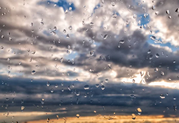 Wolken Durch Das Mattierte Fensterglas — Stockfoto