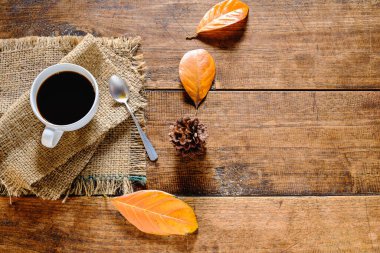 Eski Ahşap Arkaplanda Sağlıklı Sade Kahve