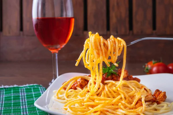 Spaghetti Italian Pasta Wine Table — Stock Photo, Image