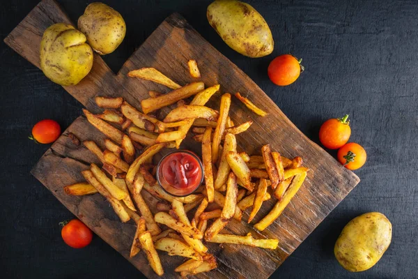 Färska Pommes Frites Med Ketchup Trä Bakgrund — Stockfoto