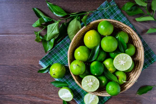 Fresh Lime Green Basket — Stock Photo, Image